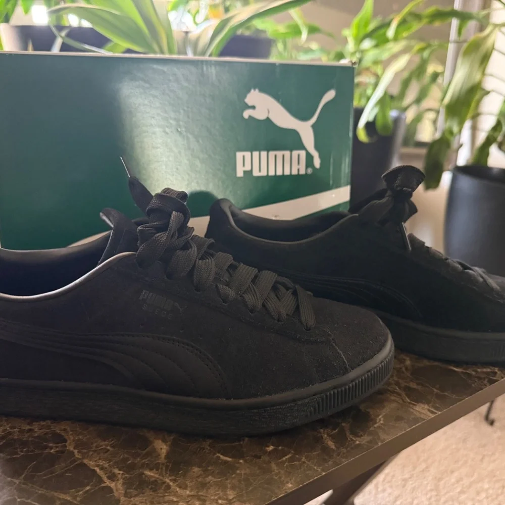 Shoes - Picture 2 of 5